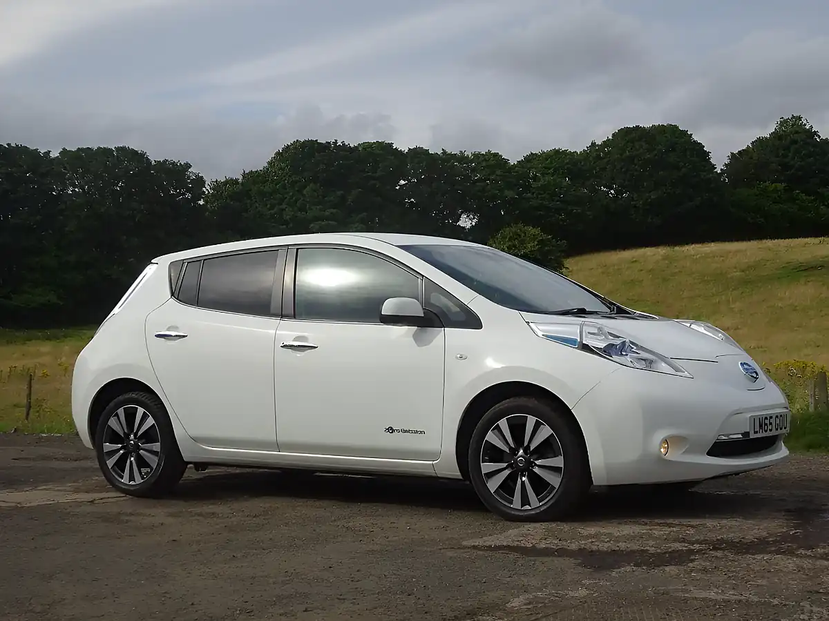 Used 2015 Nissan Leaf Tekna White - Interior and Exterior details 6