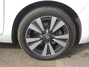 Used 2015 Nissan Leaf Tekna White - Interior and Exterior details 9