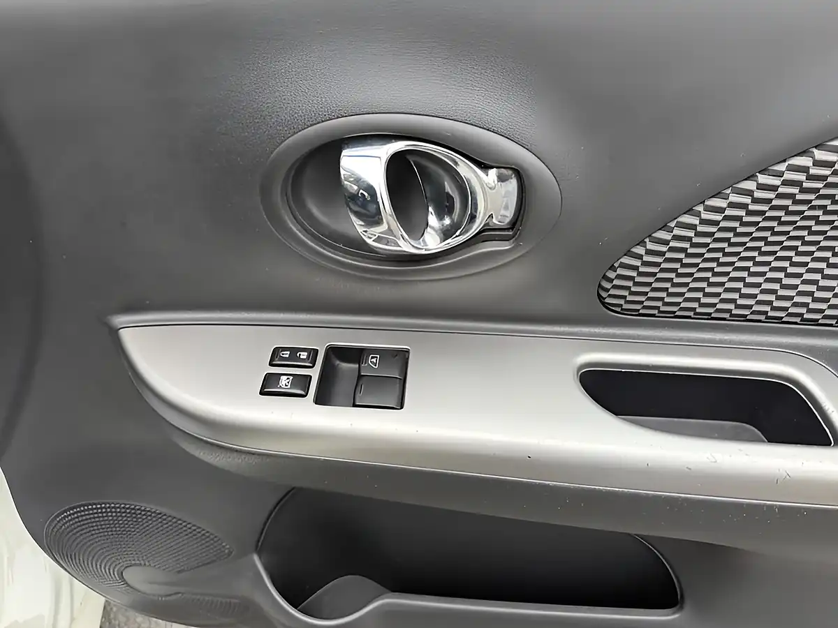 Used 2015 Nissan Micra Acenta White - Interior and Exterior details 17