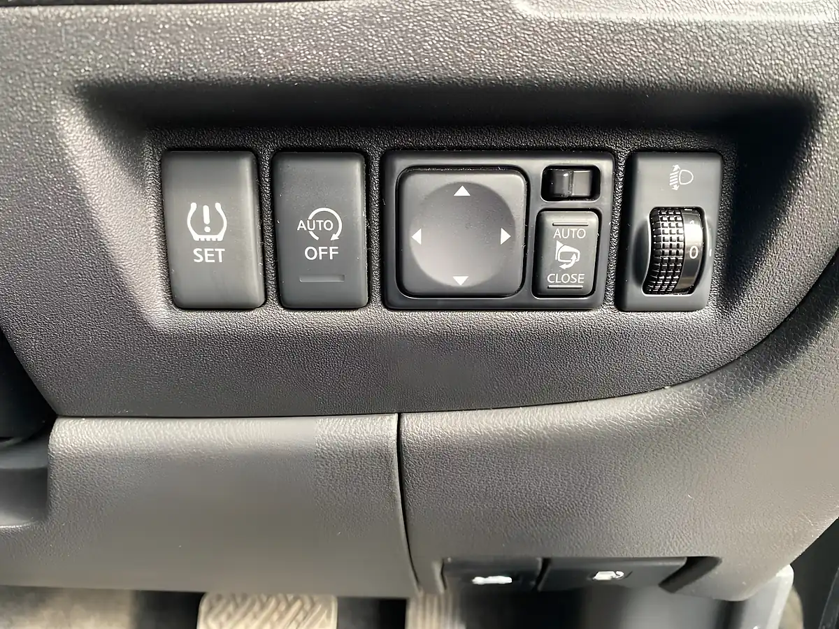 Used 2015 Nissan Micra Tekna Black - Interior and Exterior details 13