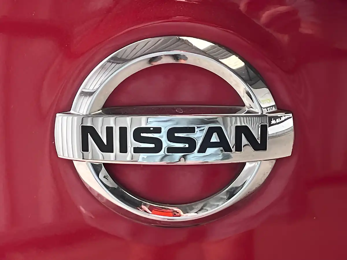 Used 2015 Nissan Micra Tekna Shiraz Red - Interior and Exterior details 10