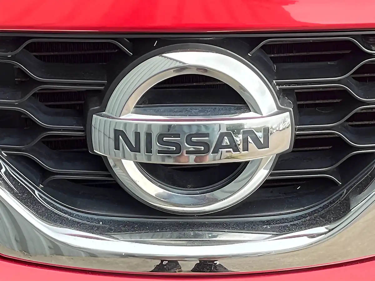 Used 2015 Nissan Micra Tekna Shiraz Red - Interior and Exterior details 11