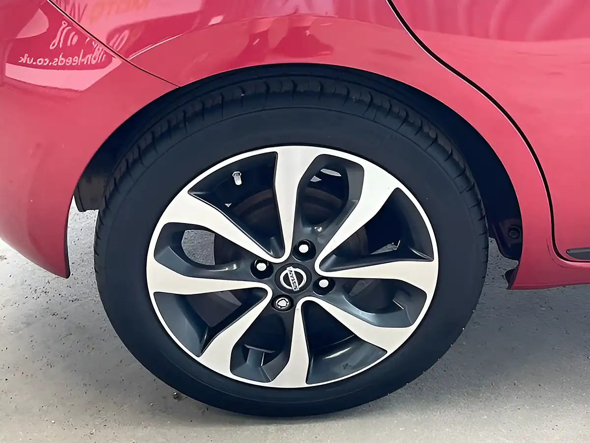 Used 2015 Nissan Micra Tekna Shiraz Red - Interior and Exterior details 20