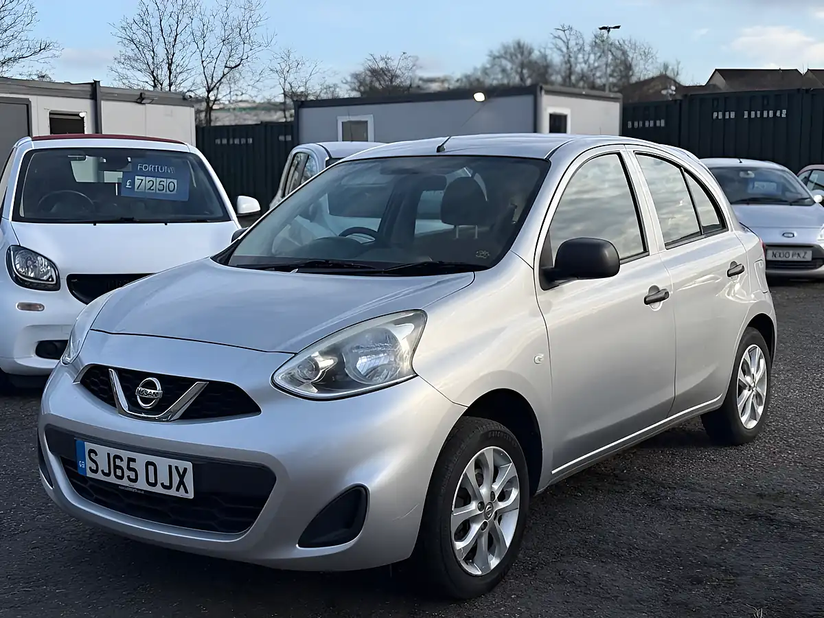 Used 2015 Nissan Micra Vibe Silver - Interior and Exterior details 3