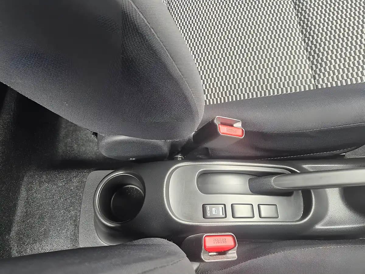 Used 2015 Nissan Micra Visia Silver - Interior and Exterior details 13