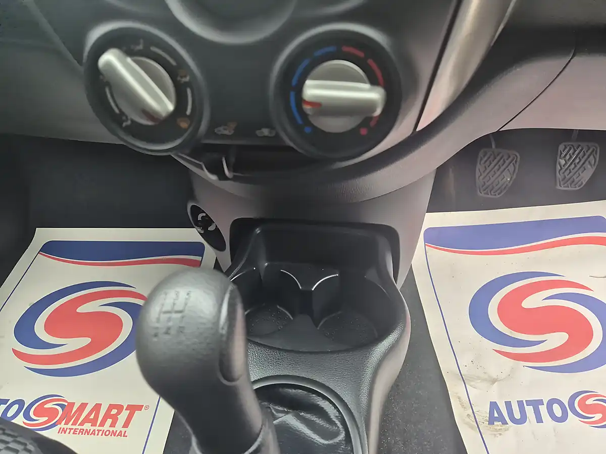 Used 2015 Nissan Micra Visia Silver - Interior and Exterior details 16