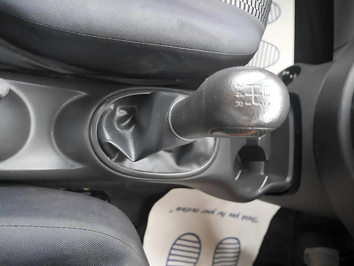 Used 2015 Nissan Micra Visia Universal Silver - Interior and Exterior details 16