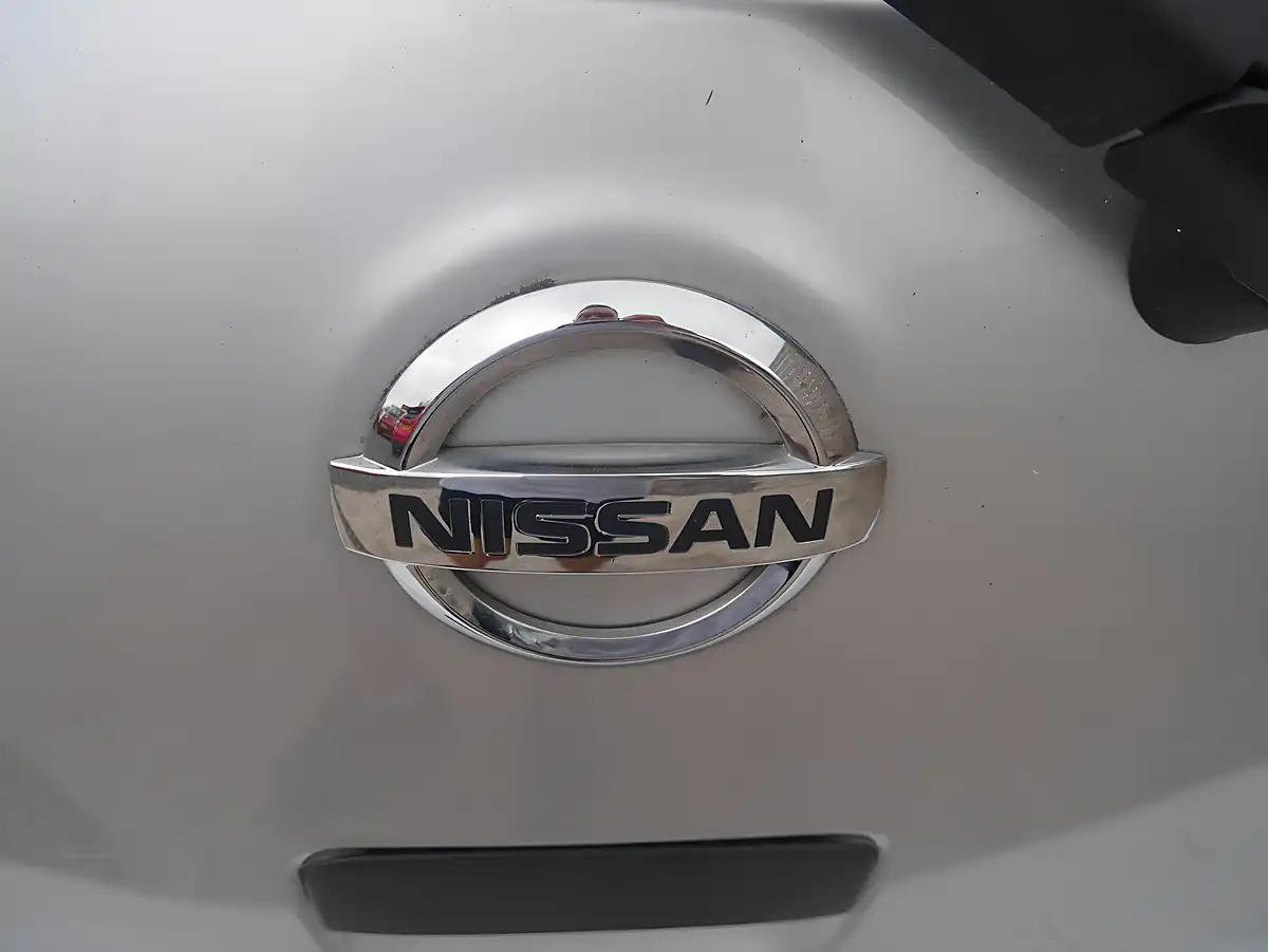 Used 2015 Nissan Micra Visia Universal Silver - Interior and Exterior details 20