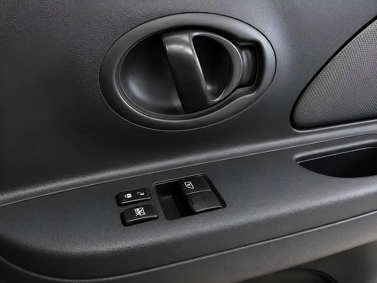 Used 2015 Nissan Micra Visia White - Interior and Exterior details 13