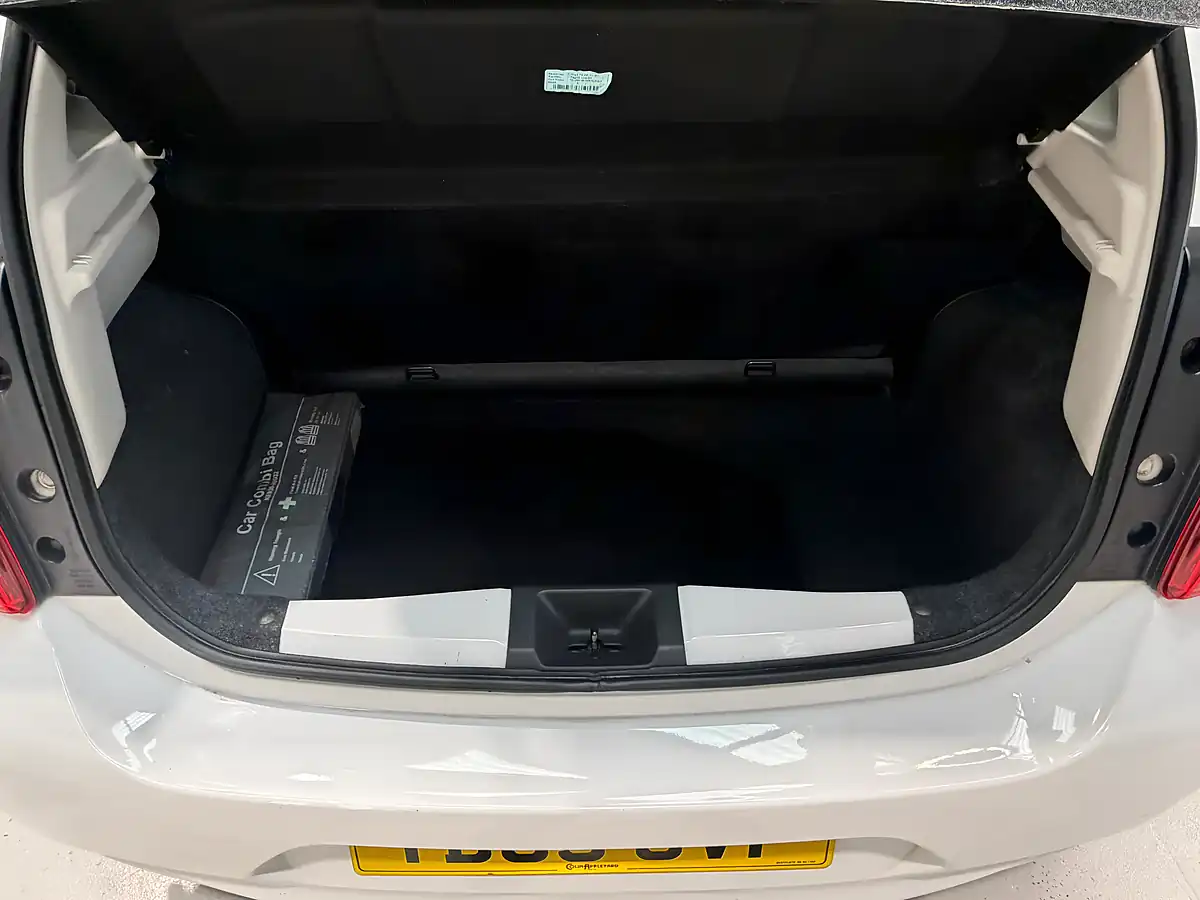 Used 2015 Nissan Micra Visia White - Interior and Exterior details 19