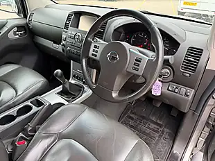 Used 2015 Nissan Navara Tekna Twilight Grey - Interior and Exterior details 10