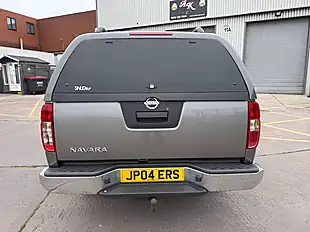 Used 2015 Nissan Navara Tekna Twilight Grey - Interior and Exterior details 11