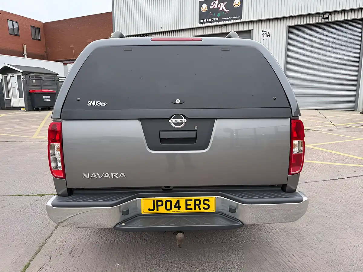 Used 2015 Nissan Navara Tekna Twilight Grey - Interior and Exterior details 11