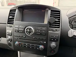 Used 2015 Nissan Navara Tekna Twilight Grey - Interior and Exterior details 15