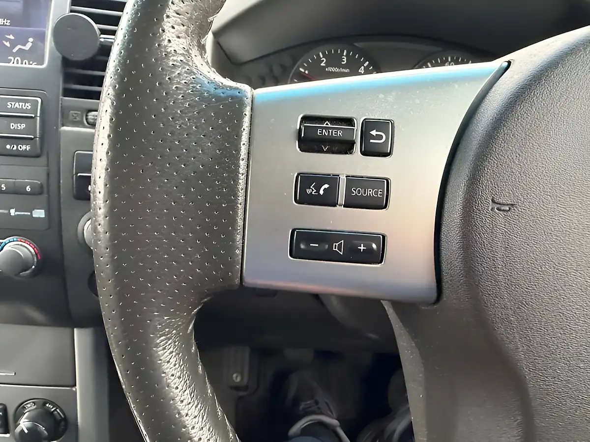 Used 2015 Nissan Navara Tekna Twilight Grey - Interior and Exterior details 19