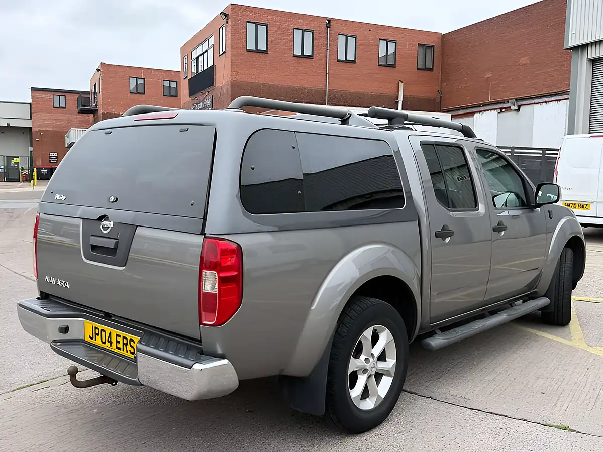 Used 2015 Nissan Navara Tekna Twilight Grey - Interior and Exterior details 3