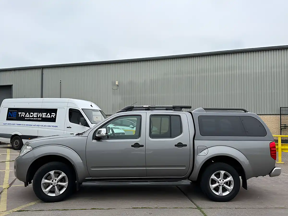 Used 2015 Nissan Navara Tekna Twilight Grey - Interior and Exterior details 6