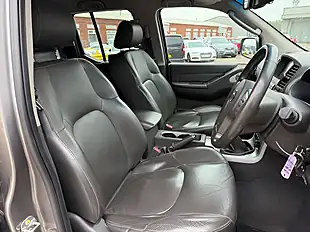 Used 2015 Nissan Navara Tekna Twilight Grey - Interior and Exterior details 9