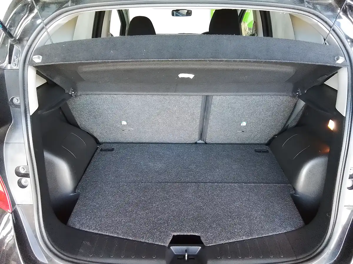 Used 2015 Nissan Note Acenta Premium Black - Interior and Exterior details 19