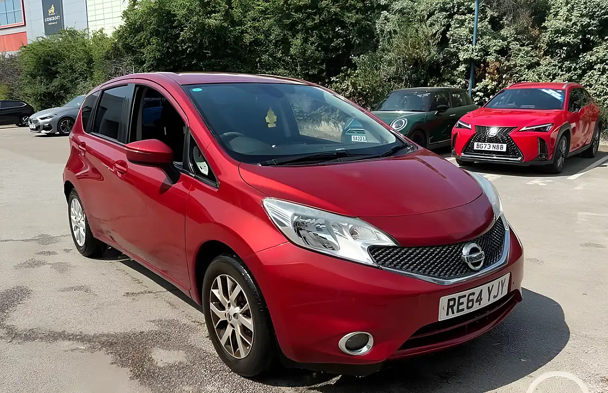 Used 2015 Nissan Note Acenta Premium Red - Front View