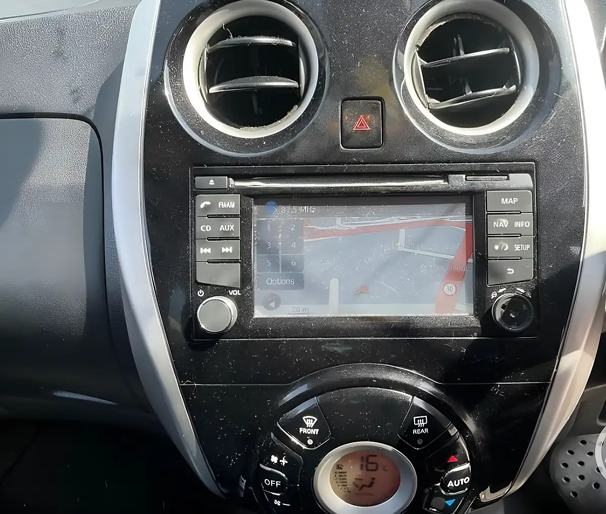 Used 2015 Nissan Note Acenta Premium Red - Interior and Exterior details 8