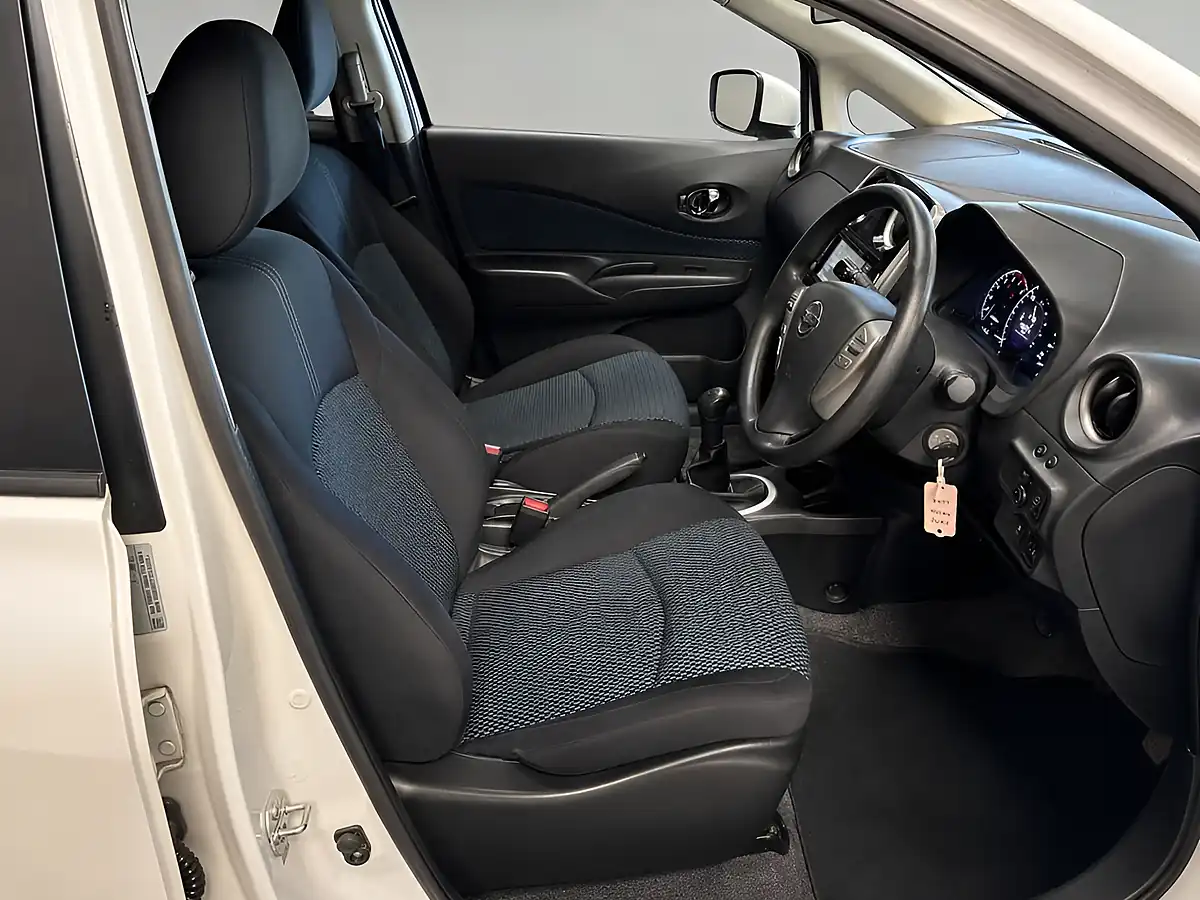 Used 2015 Nissan Note Acenta Premium White - Interior and Exterior details 2