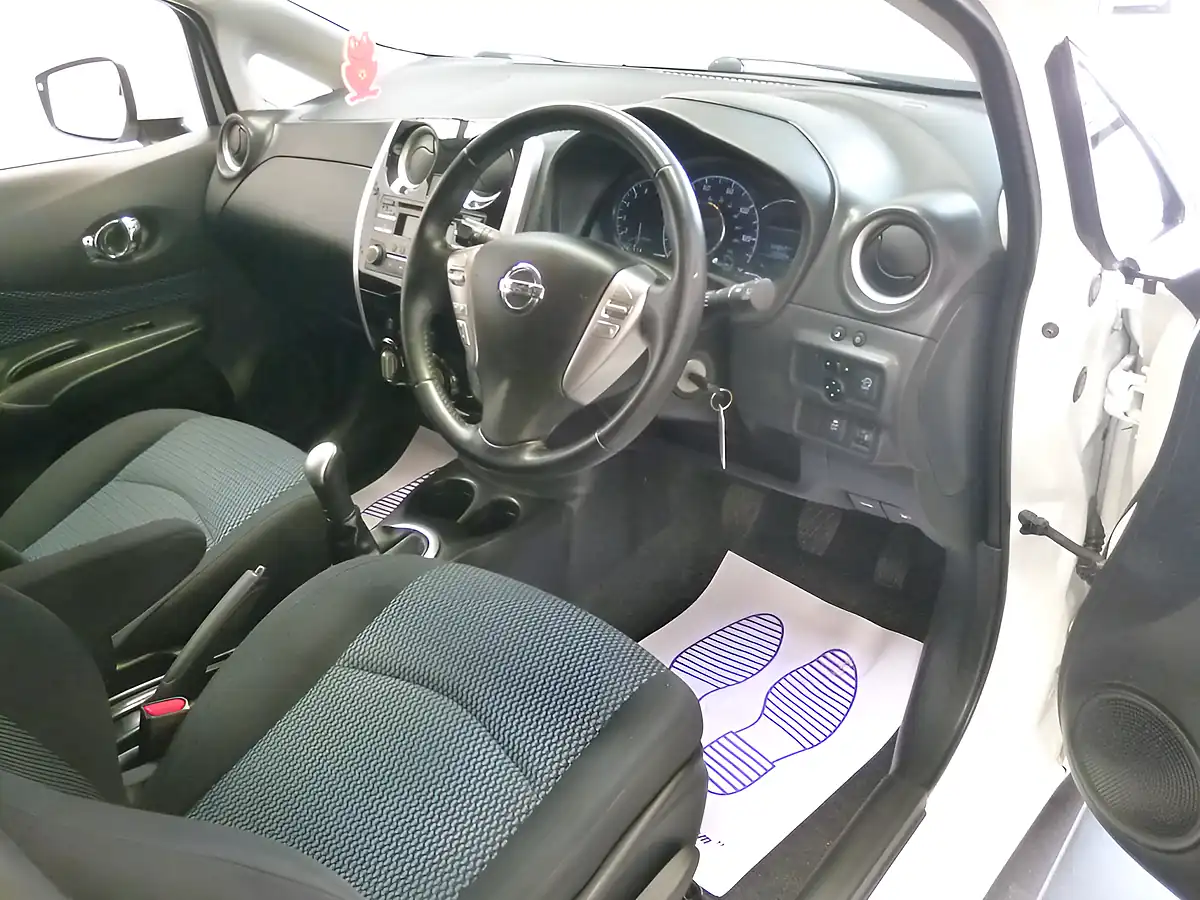 Used 2015 Nissan Note Acenta White - Interior and Exterior details 13