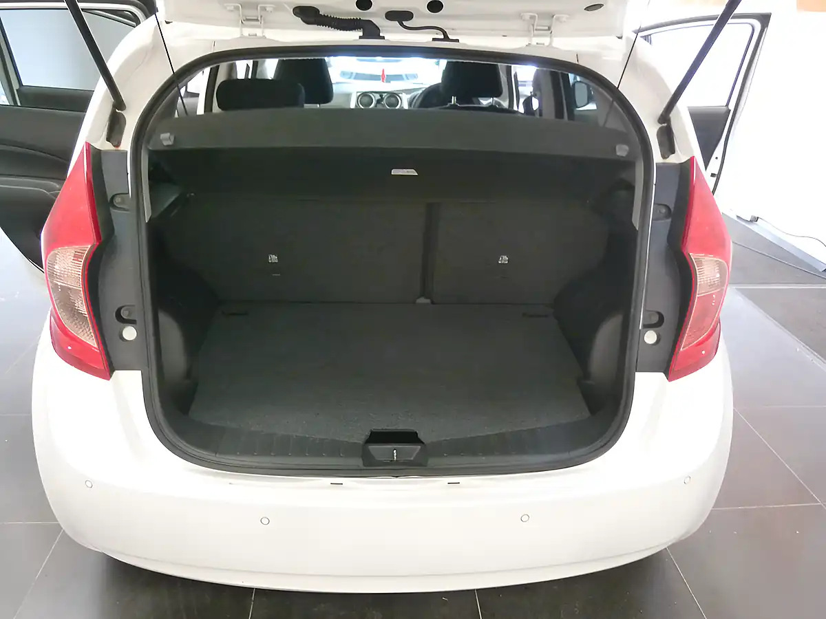Used 2015 Nissan Note Acenta White - Interior and Exterior details 16