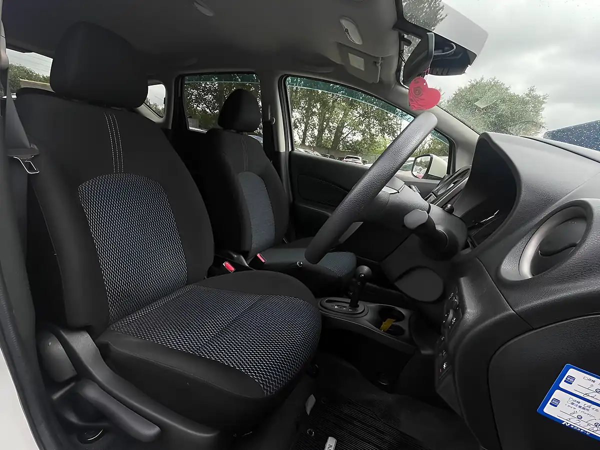 Used 2015 Nissan Note Acenta White - Interior and Exterior details 11
