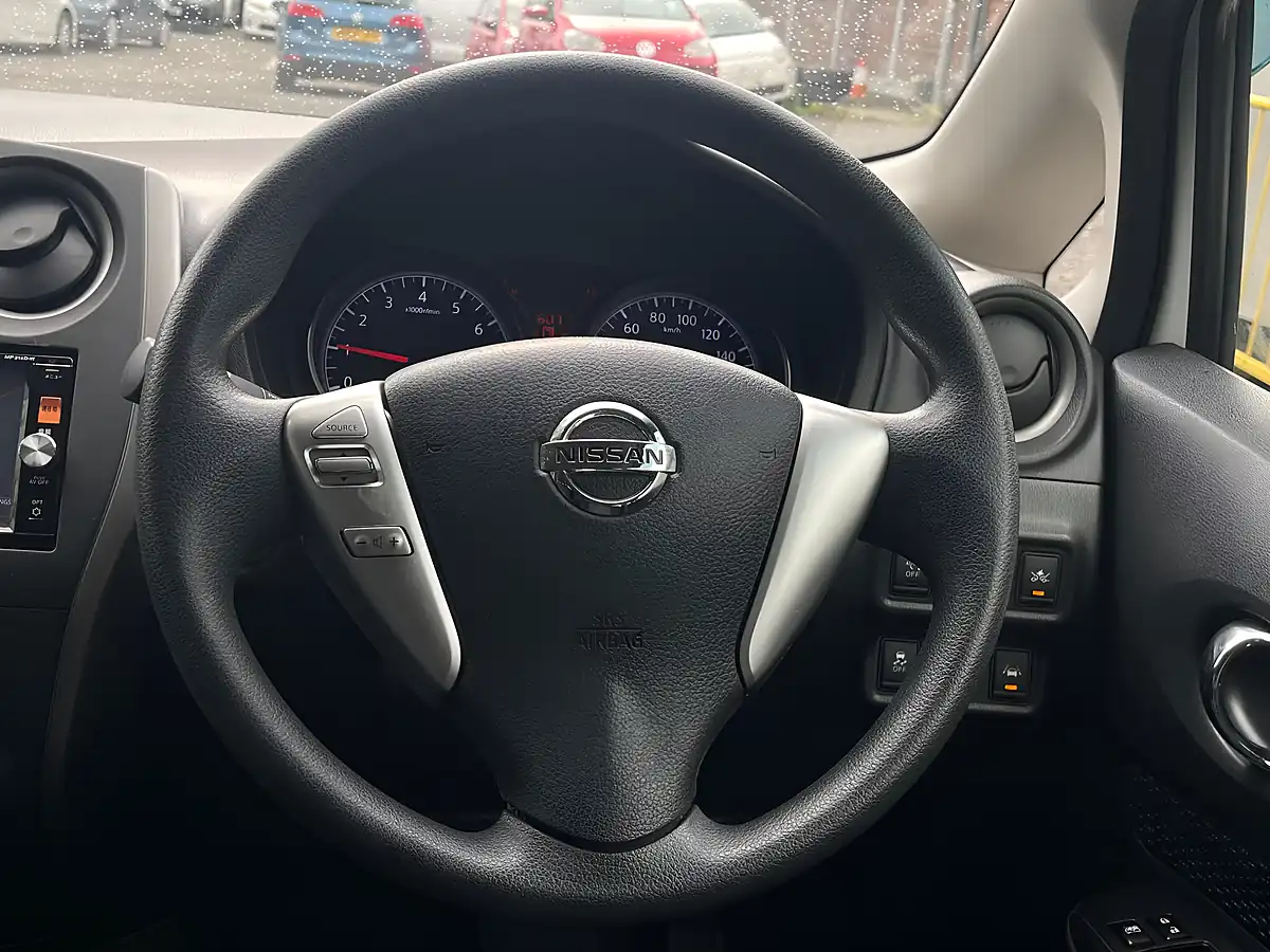Used 2015 Nissan Note Acenta White - Interior and Exterior details 18