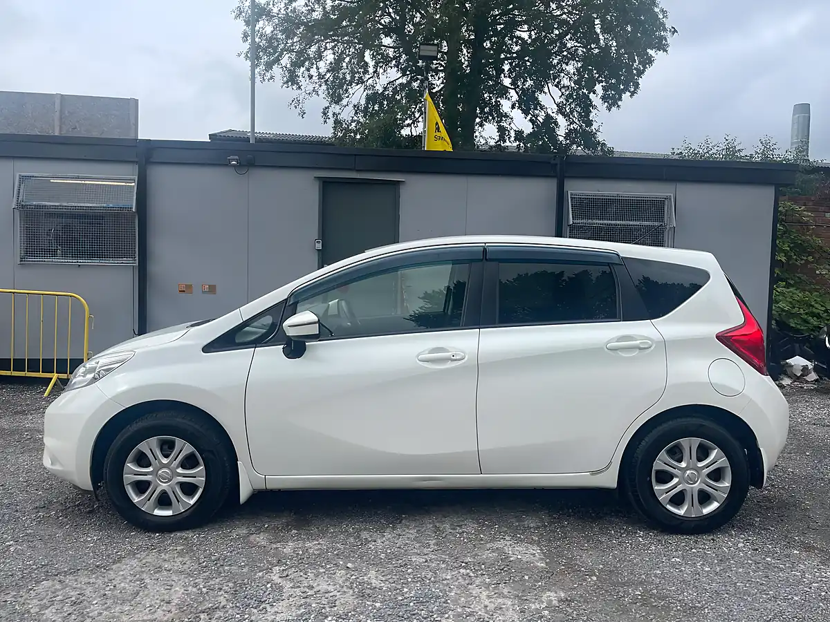 Used 2015 Nissan Note Acenta White - Interior and Exterior details 4