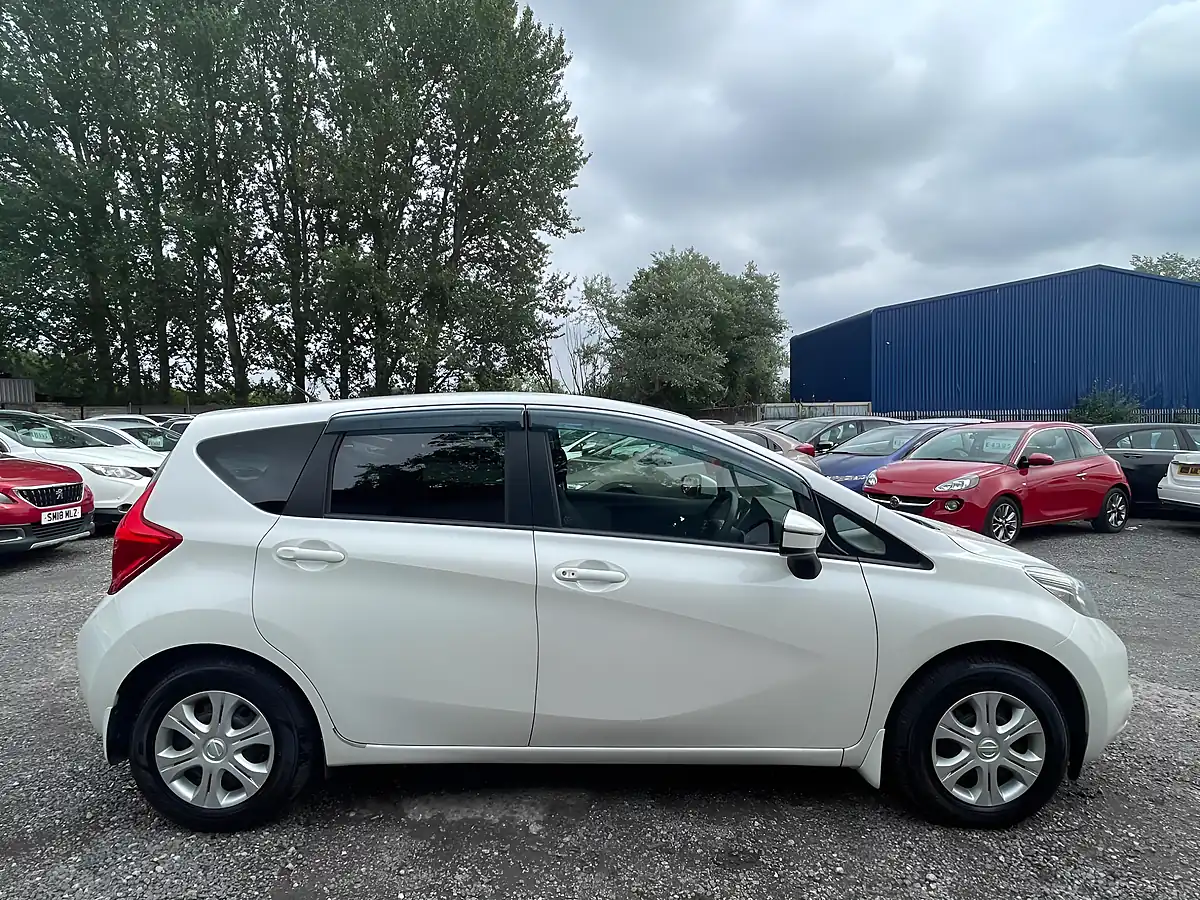 Used 2015 Nissan Note Acenta White - Interior and Exterior details 8