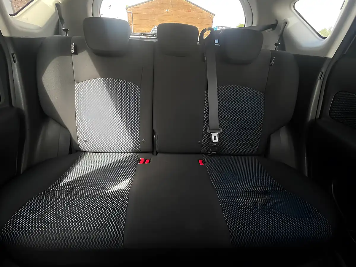 Used 2015 Nissan Note Acenta White - Interior and Exterior details 13