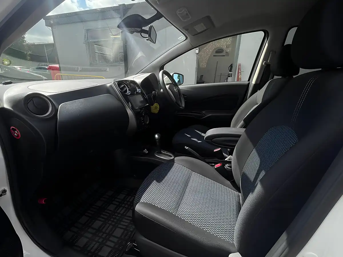 Used 2015 Nissan Note Acenta White - Interior and Exterior details 14