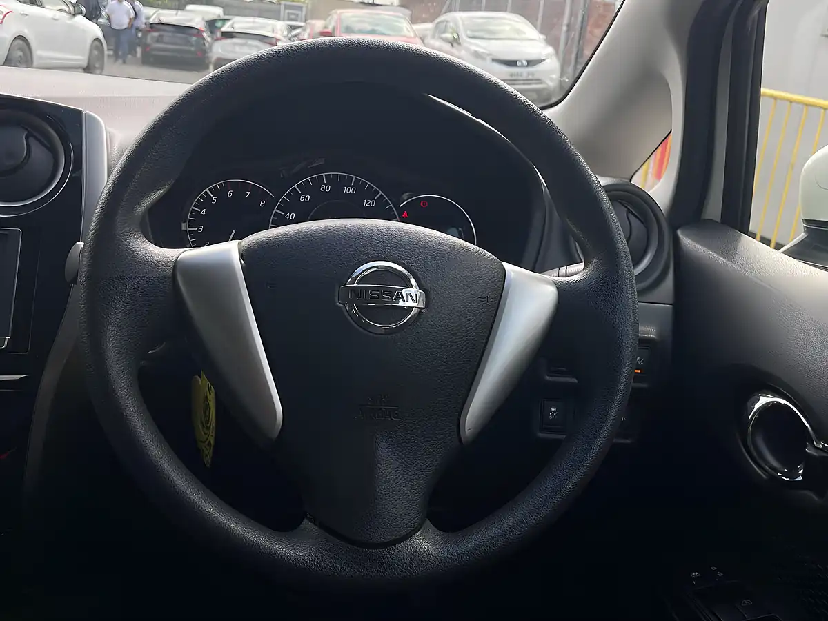 Used 2015 Nissan Note Acenta White - Interior and Exterior details 18