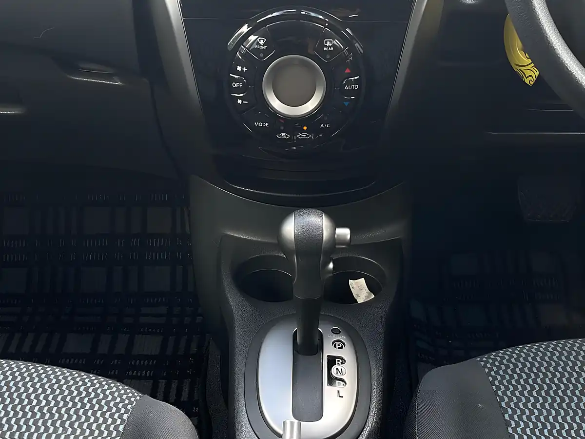 Used 2015 Nissan Note Acenta White - Interior and Exterior details 20