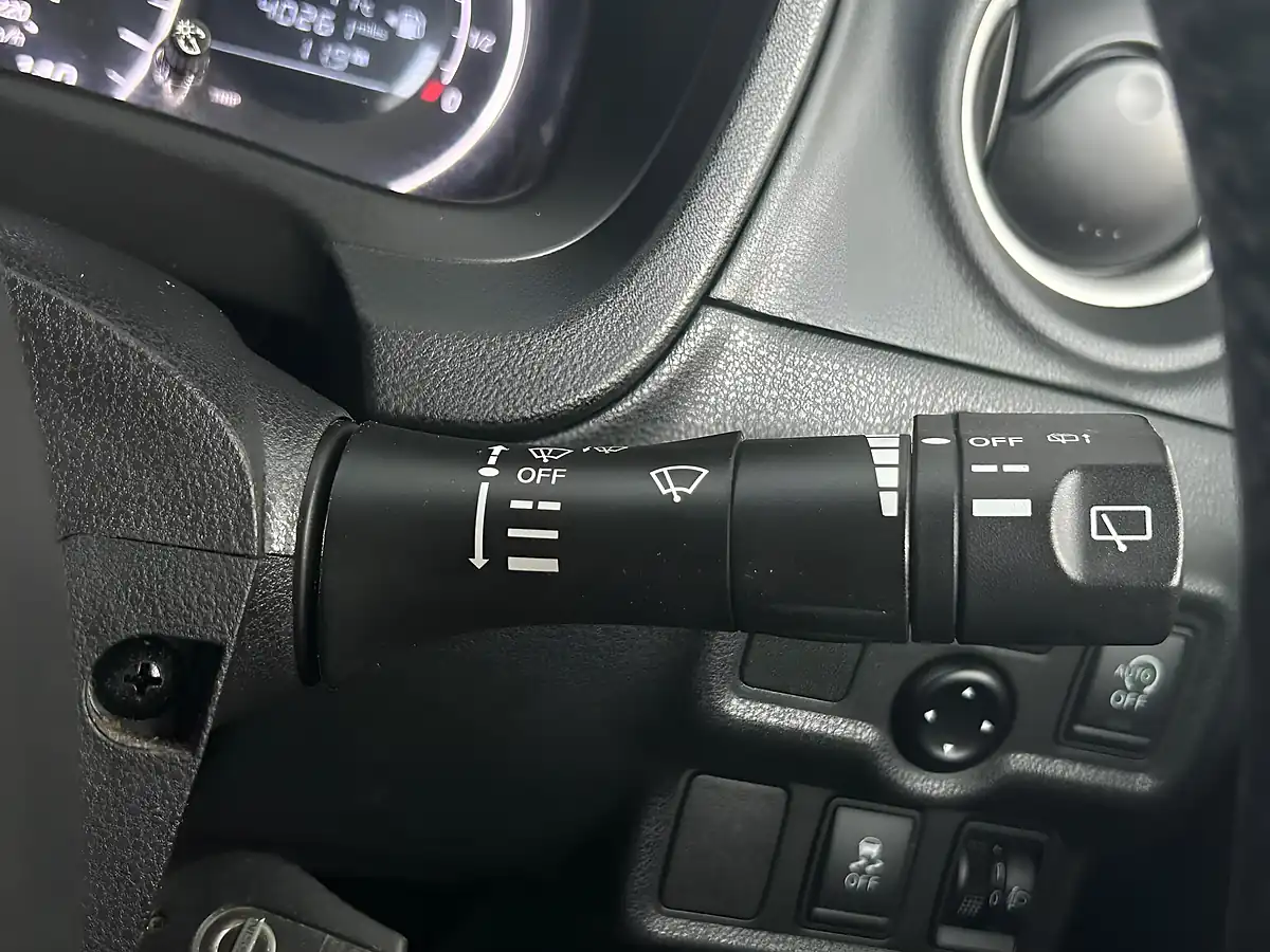 Used 2015 Nissan Note Acenta White - Interior and Exterior details 17