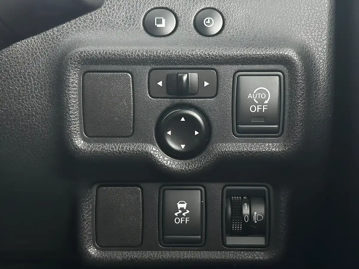 Used 2015 Nissan Note Acenta White - Interior and Exterior details 18