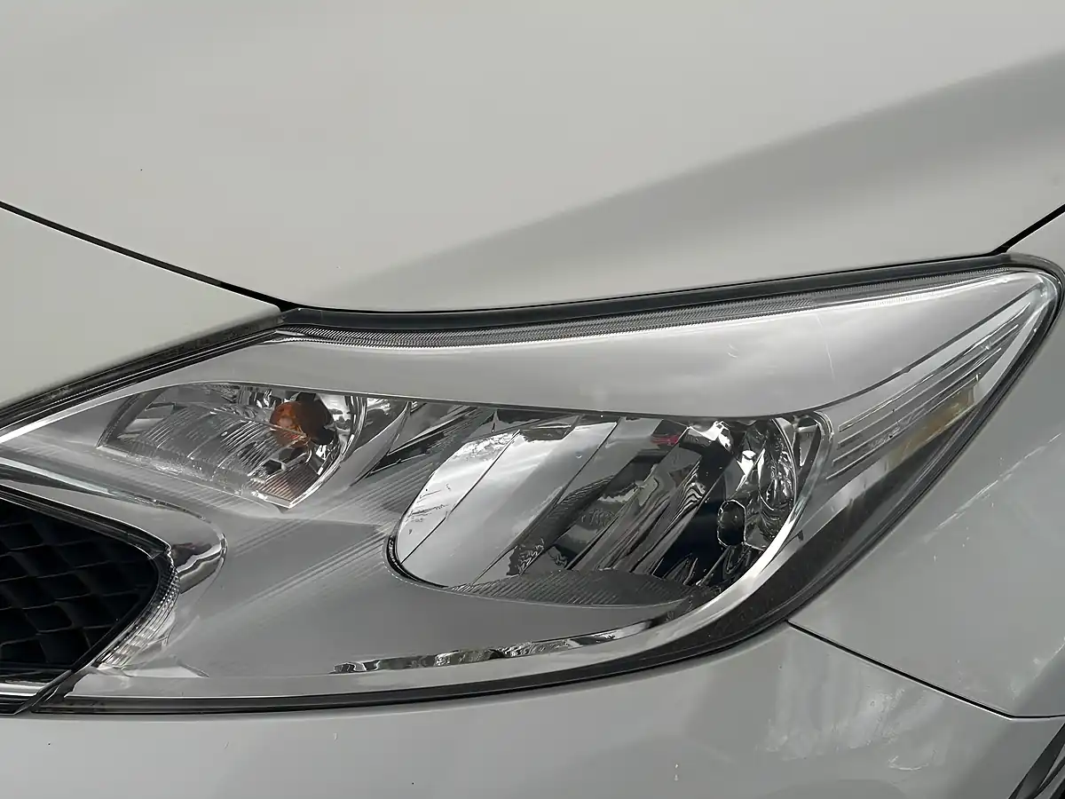 Used 2015 Nissan Note Acenta White - Interior and Exterior details 19