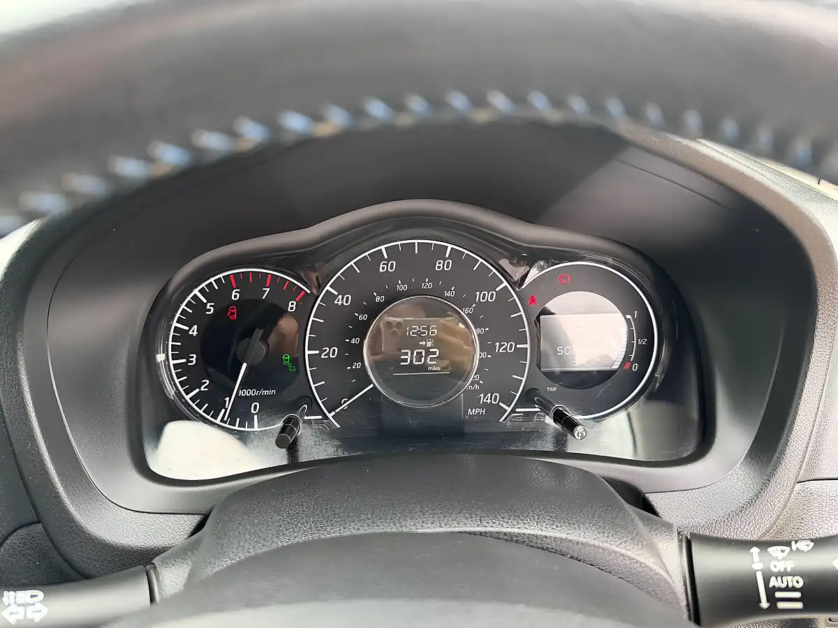 Used 2015 Nissan Note N-Tec Blue - Interior and Exterior details 6