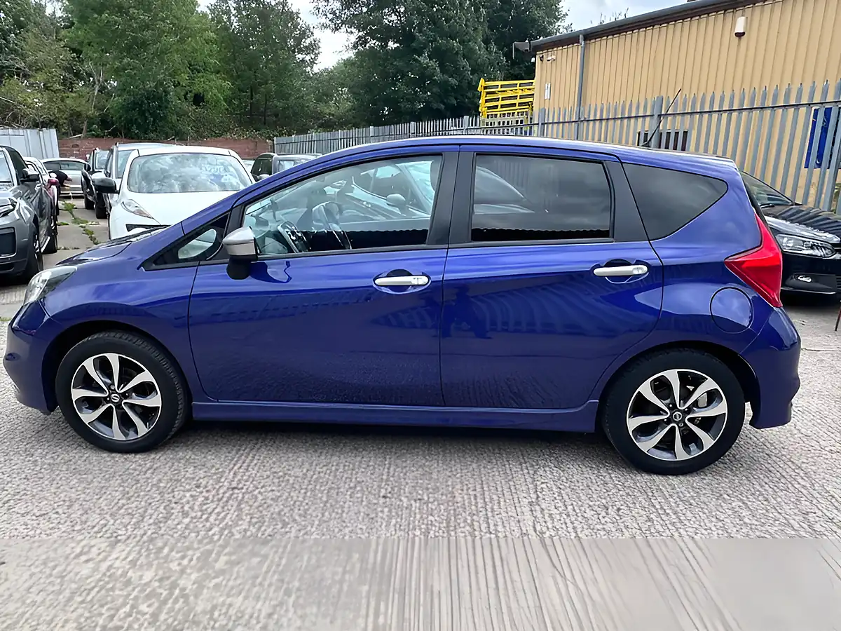 Used 2015 Nissan Note N-Tec Blue - Interior and Exterior details 9