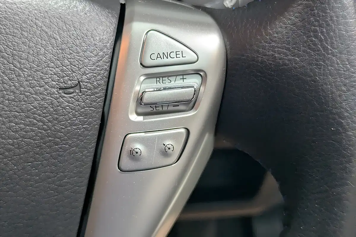 Used 2015 Nissan Note N-Tec White - Interior and Exterior details 13
