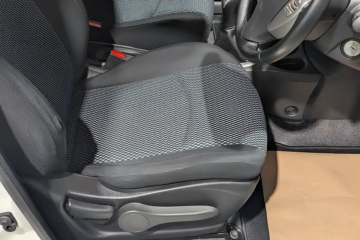 Used 2015 Nissan Note N-Tec White - Interior and Exterior details 20