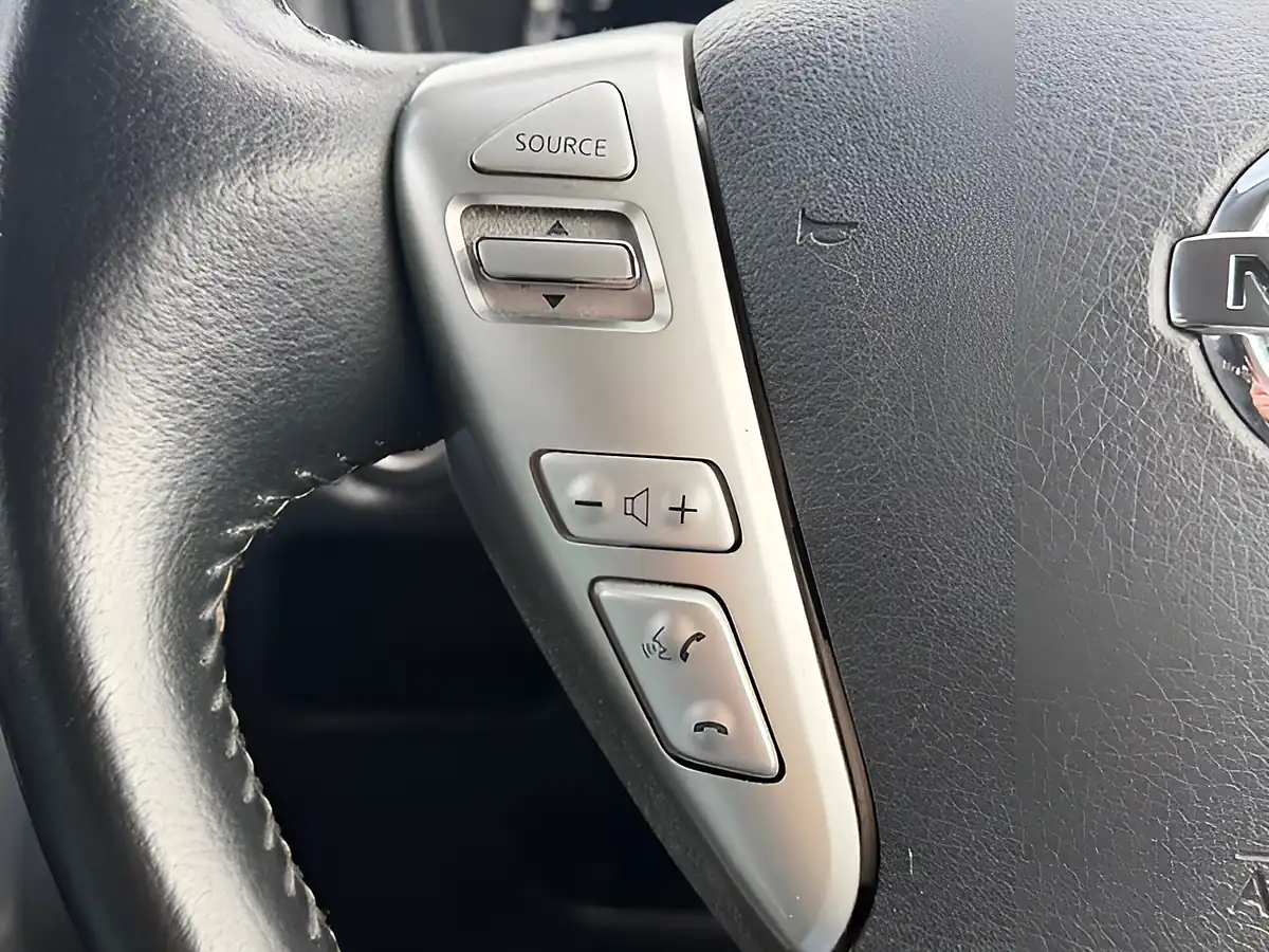 Used 2015 Nissan Note Tekna Black - Interior and Exterior details 13