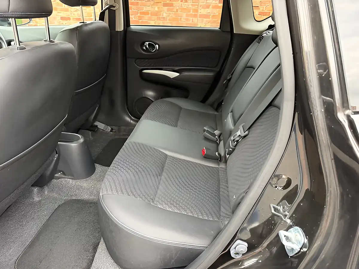 Used 2015 Nissan Note Tekna Black - Interior and Exterior details 15