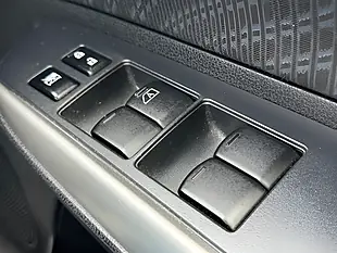 Used 2015 Nissan Note Tekna Black - Interior and Exterior details 16