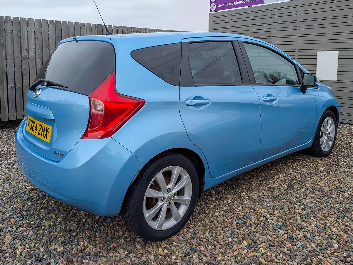 Used 2015 Nissan Note Tekna Blue - Interior and Exterior details 13
