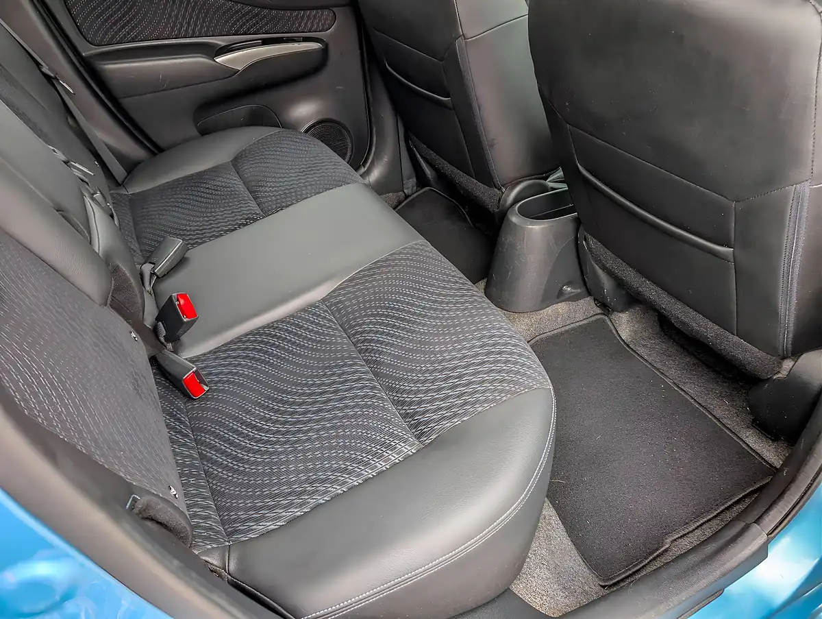 Used 2015 Nissan Note Tekna Blue - Interior and Exterior details 17