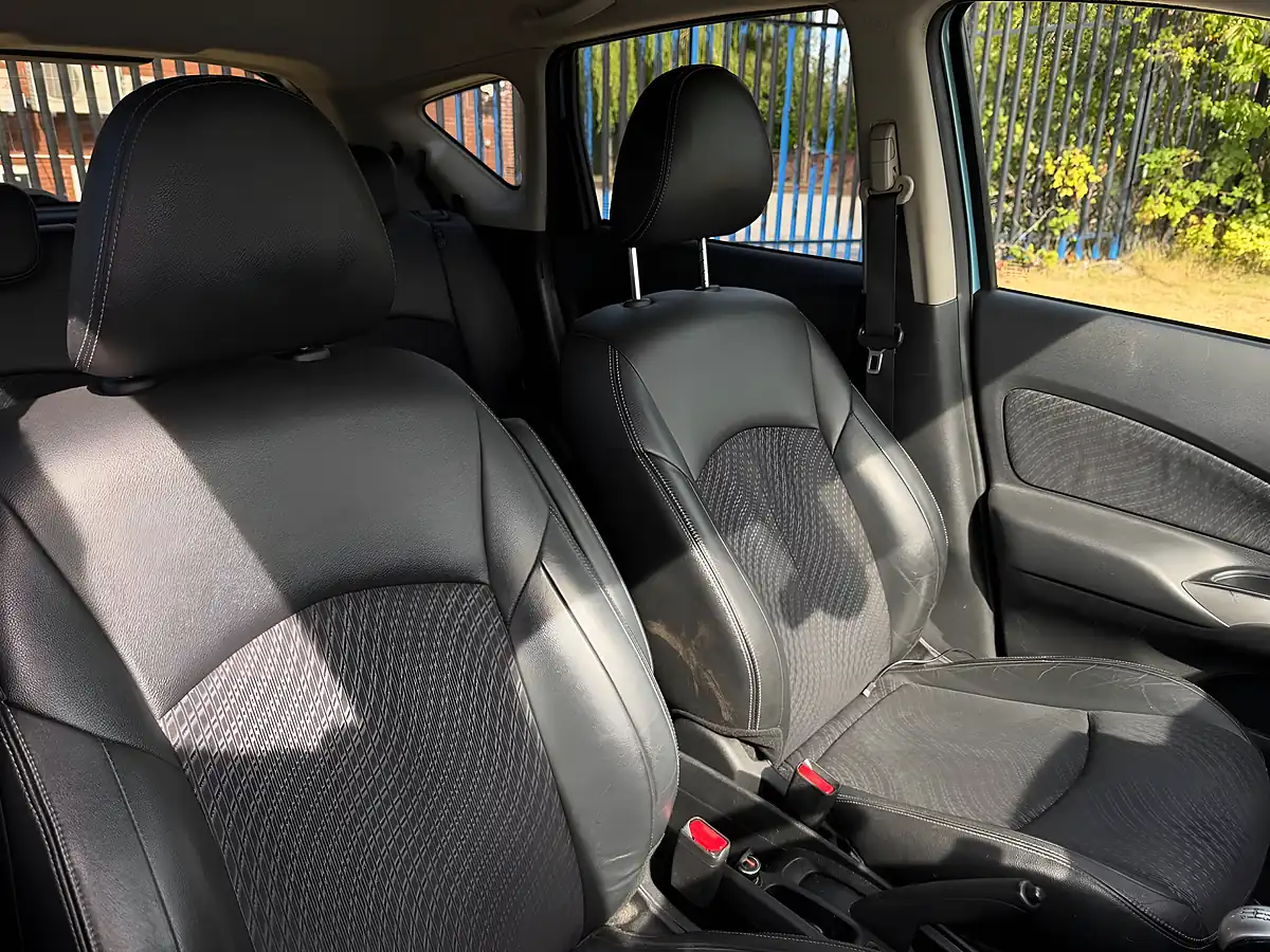 Used 2015 Nissan Note Tekna Blue - Interior and Exterior details 10
