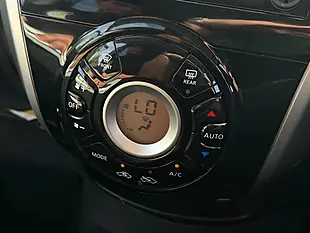 Used 2015 Nissan Note Tekna Blue - Interior and Exterior details 17